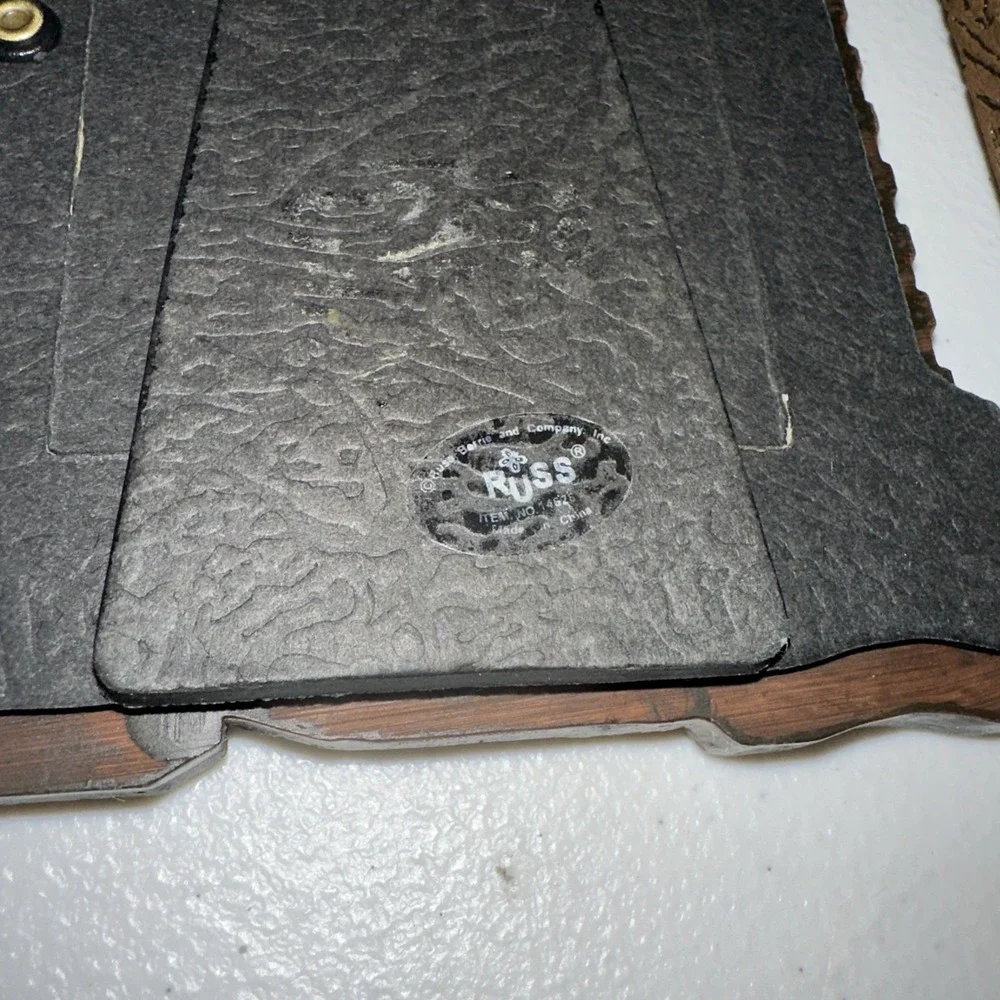 Russ Cowboy Belt Buckle Western Theme 3-D Picture Photo Frame 2.5